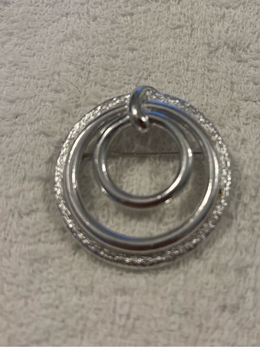 Vintage Sarah Coventry Circlet brooch